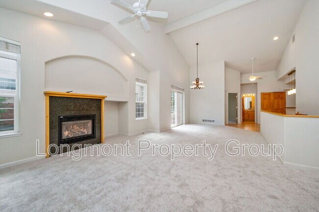 Building Photo - 1333 Charles Dr