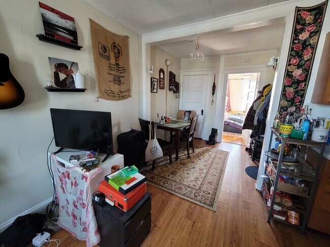 Building Photo - 3006 Guilford Ave