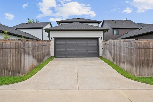 Building Photo - 1511 Emma Lk Dr