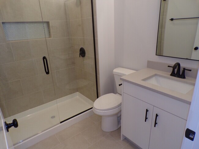 Building Photo - 33476 N Evergreen Dr