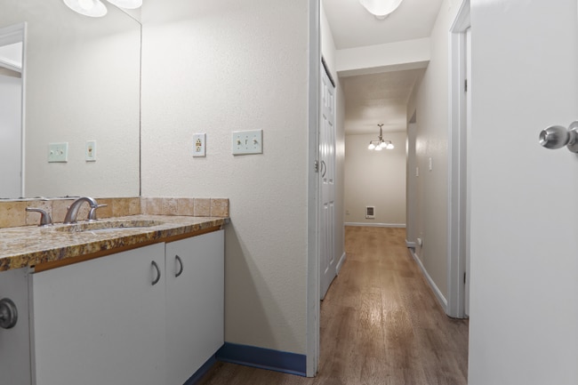 Building Photo - 5300 Harbour Pl