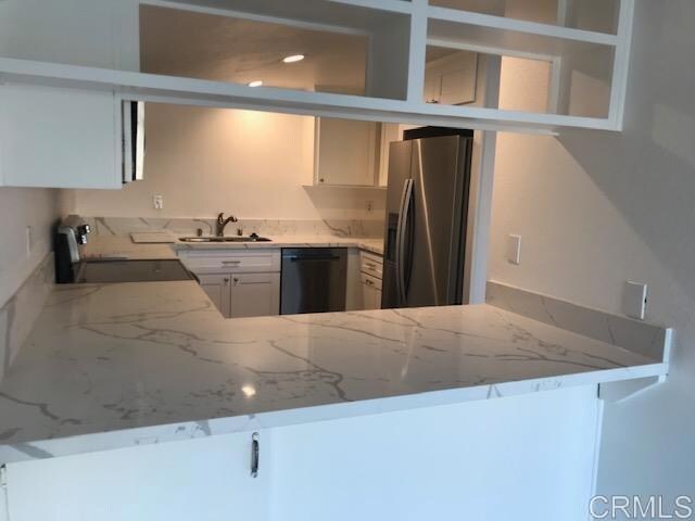 Building Photo - 527 S Sierra Ave