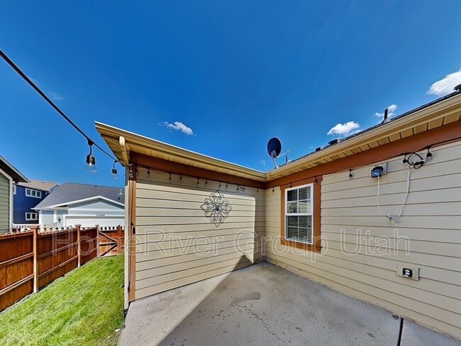 Building Photo - 10981 Topview Rd