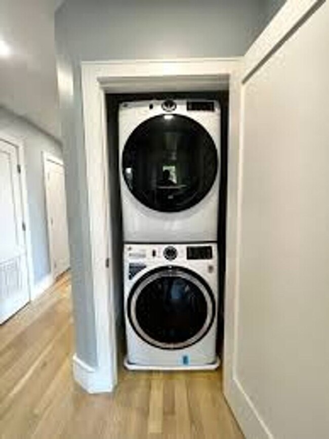 Building Photo - New Apartment on Washington Sq. In-Unit Washer and Dryer, Central Heat/AC, Steps from the T Stop