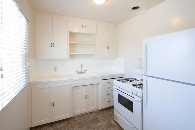 Building Photo - *OPEN HOUSE: 8/2 10AM-12:30PM* Vintage Cha...