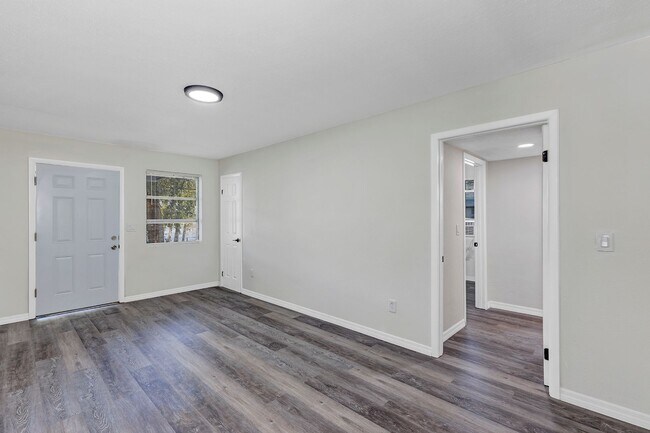 Building Photo - 751 Bellevue Ave