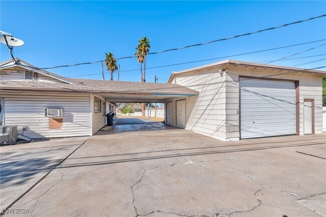 Building Photo - 1489 Santa Anita Dr