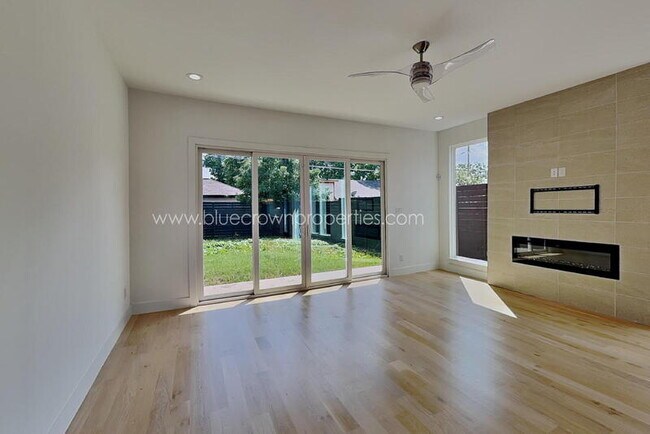 Building Photo - 805 S Glasgow Dr