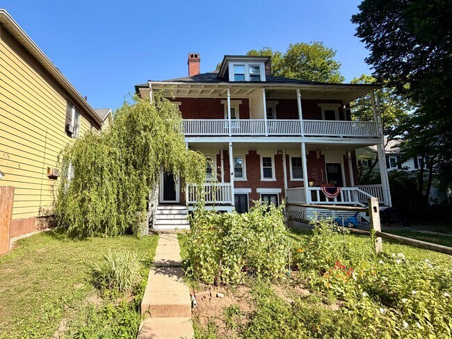 Building Photo - 1052 Edgar Avenue