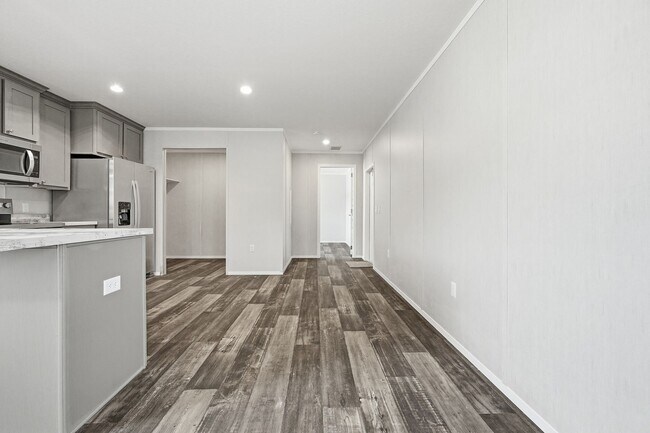 Building Photo - 443 Dogwood Ave