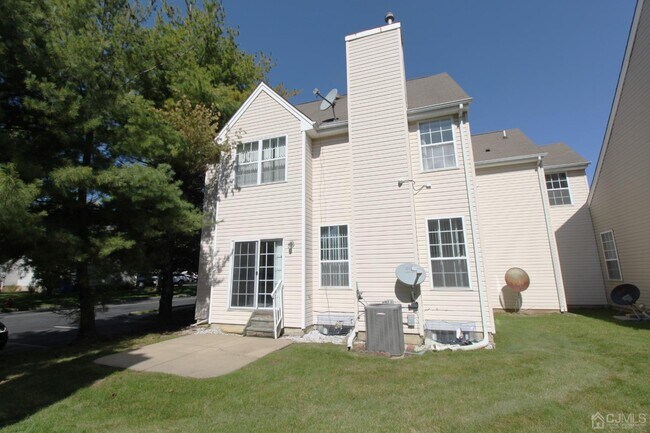 Building Photo - 27 Pin Oak Dr