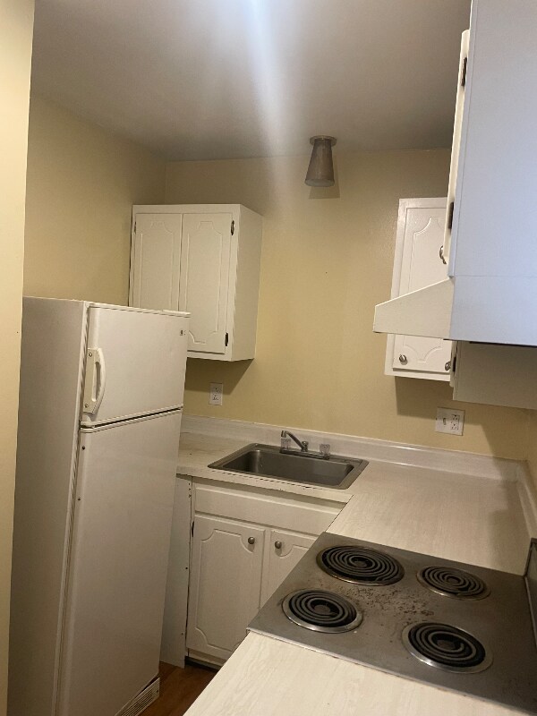 Building Photo - 1324 5th Ave