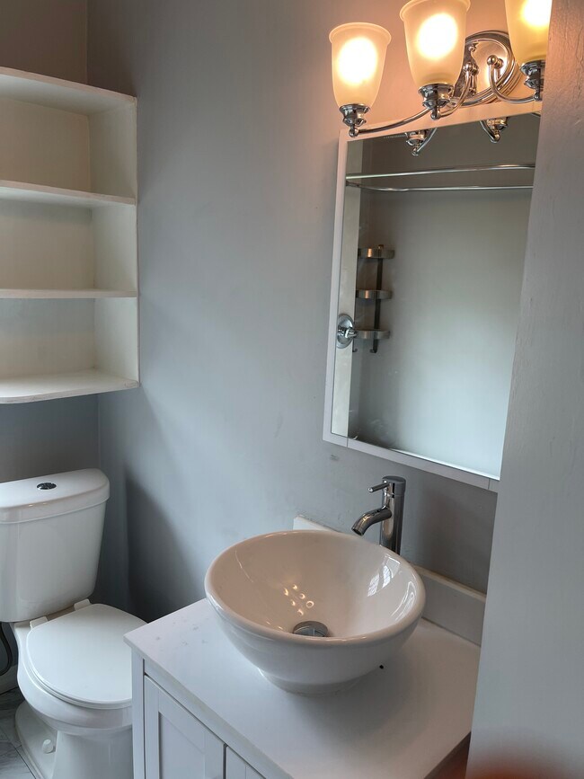 Building Photo - 2302 W Texas Ave