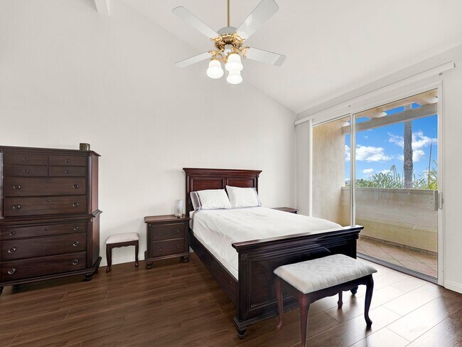 Building Photo - LOVELY POINTE AT MALIBU CONDO!