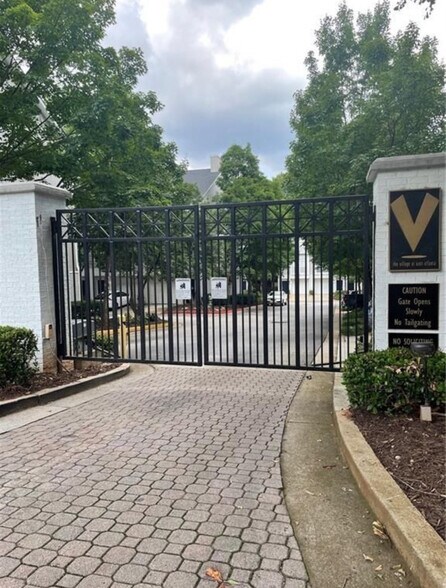 Building Photo - 1151 Village Ct SE