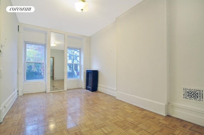 Primary Photo - 373 Park Pl
