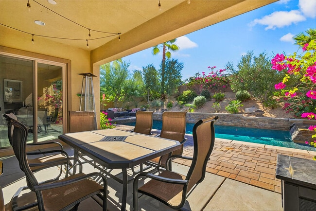 Building Photo - 35831 Raphael Dr