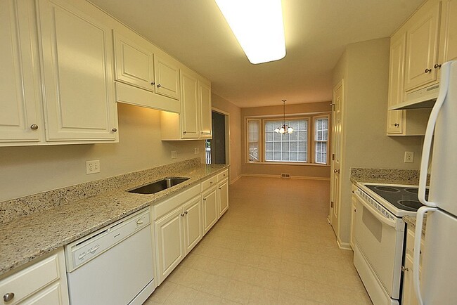 Building Photo - Ranch Home with Garage in Prime North Raleigh Location!