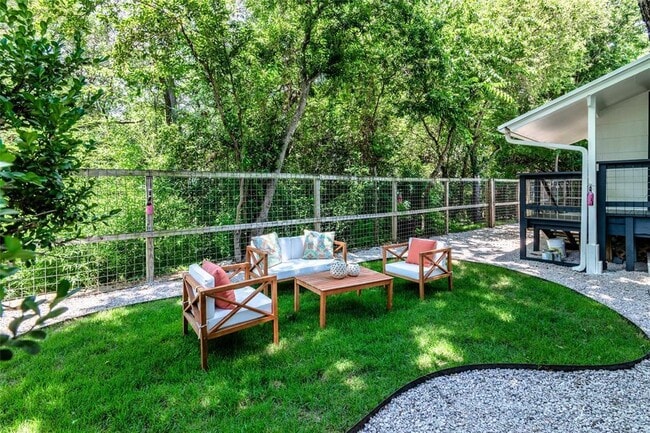 Building Photo - 1800 A Ln