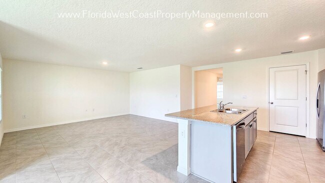 Building Photo - LOVELY 3 BEDROOM HOME WITHIN SILVERSTONE N...