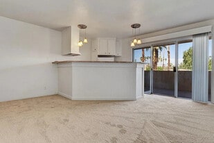 Building Photo - 5300 E Waverly Dr