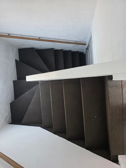 Building Photo - 833 10th St NW