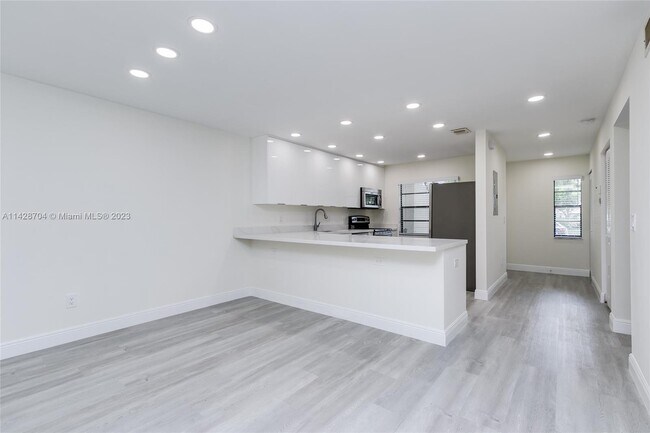 Building Photo - 21559 Cypress Hammock Dr