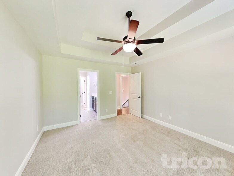 Building Photo - 492 Woodtrace Dr