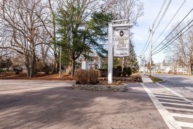 Building Photo - 180 Main St
