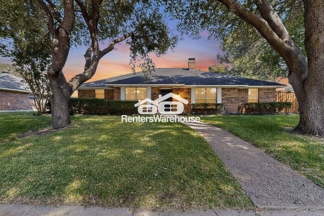 Primary Photo - Completely Refreshed Plano Home Ready for ...