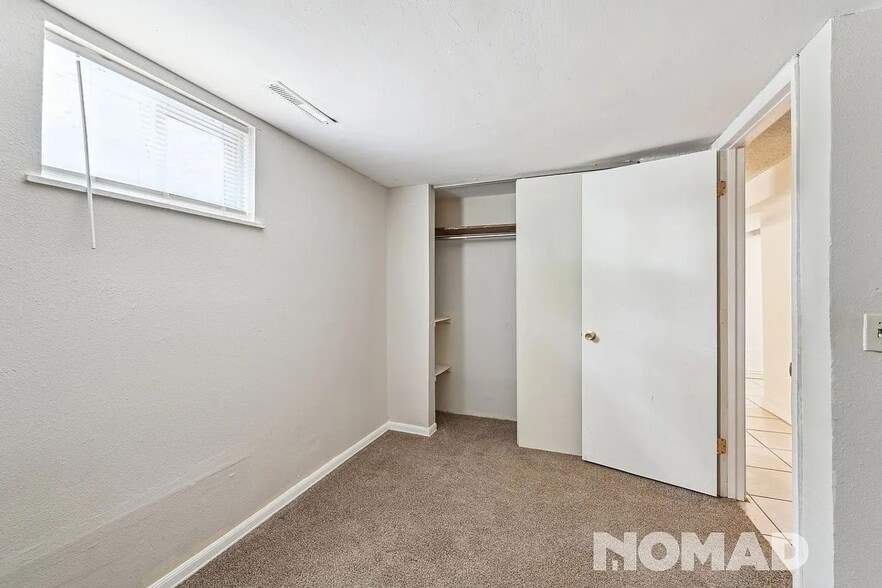 Building Photo - 5163 Beach Ct