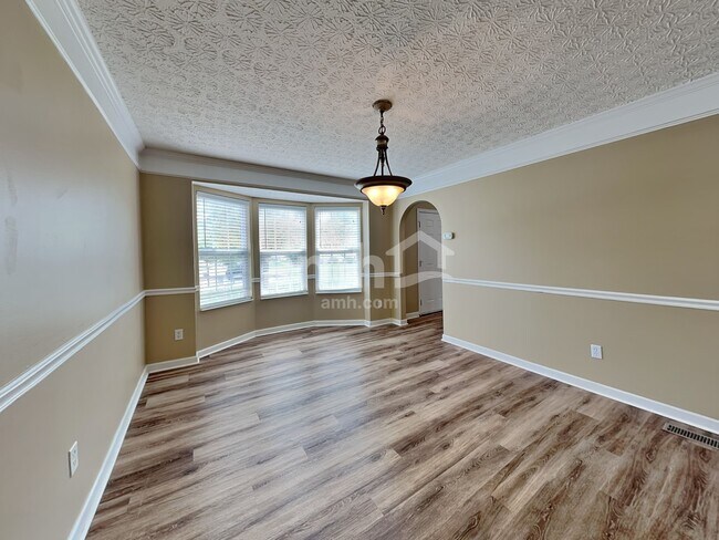 Building Photo - 357 Pinecrest Ct