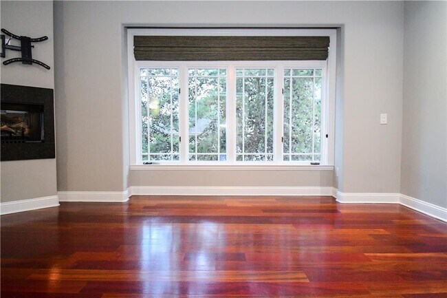 Building Photo - 4 Prichard Way NE