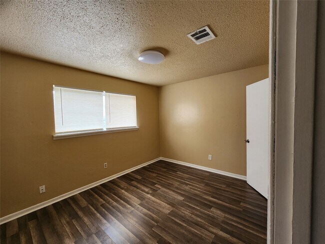 Building Photo - 4311 Yellowstone Blvd