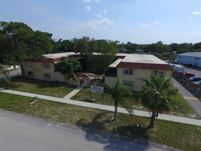 Building Photo - Coquina Court Apartments