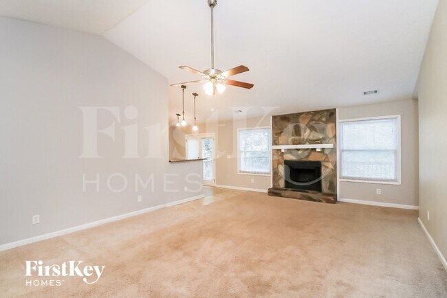 Building Photo - 824 Riverstone Ln