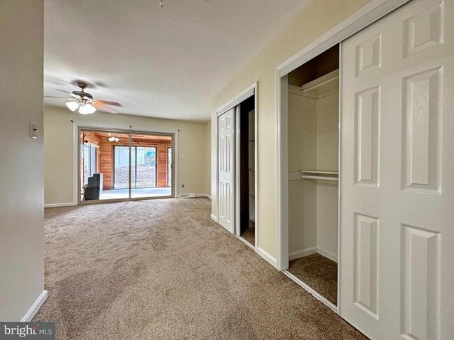 Building Photo - 401 Butternut Ct