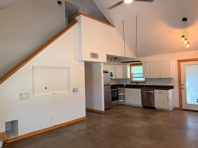 Building Photo - 206 Timber Ln Loop