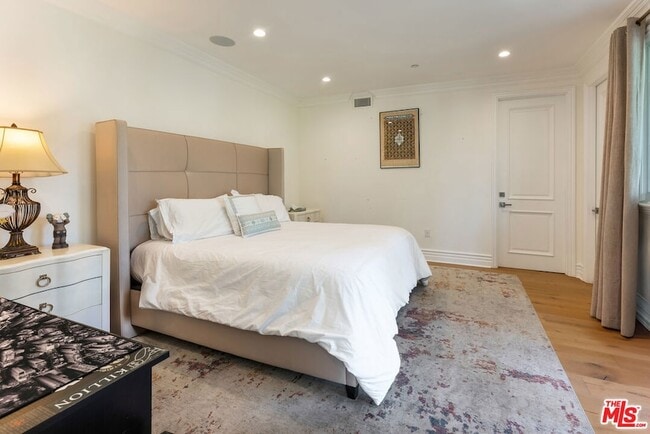 Building Photo - 345 S Saltair Ave