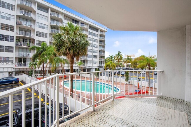 Building Photo - 16740 NE 9th Ave