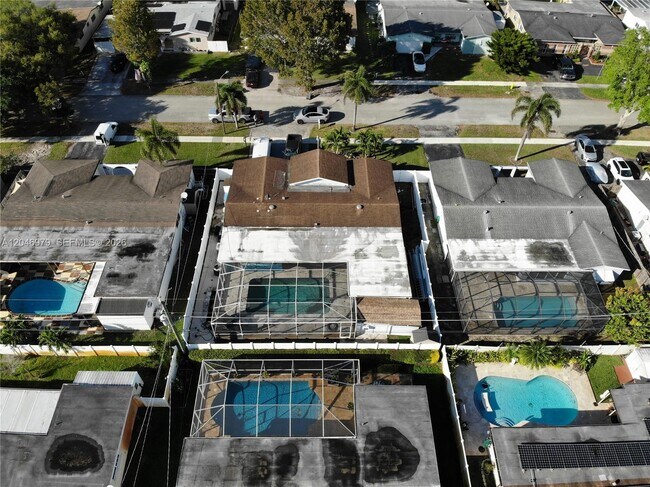Building Photo - 9240 SW 54th St