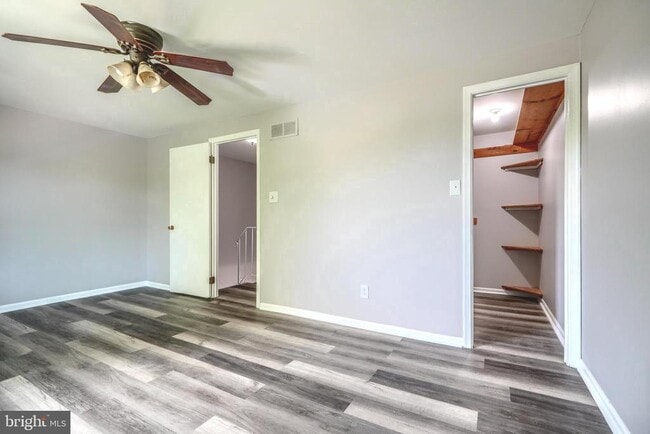 Building Photo - 9 Guinevere Ct