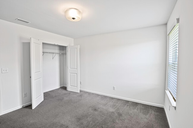 Building Photo - 7446 Hartsfield Dr