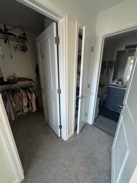 Building Photo - 33202 Town Green Dr