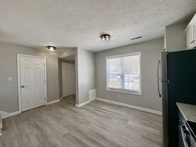 Building Photo - 1410 Ashbourne Dr