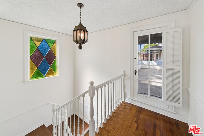 Building Photo - 1284 S Beverly Glen Blvd