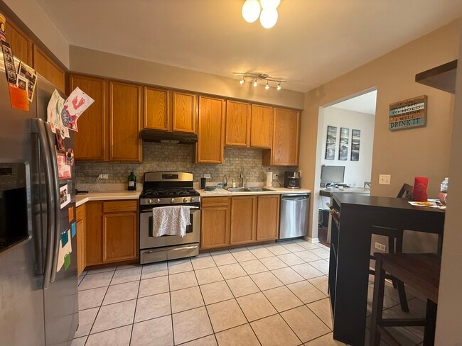 Building Photo - 2914 Rutland Cir