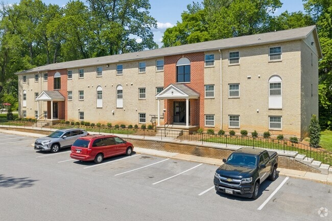 Building Photo - Rockdale Gardens Apartments & Townhomes*