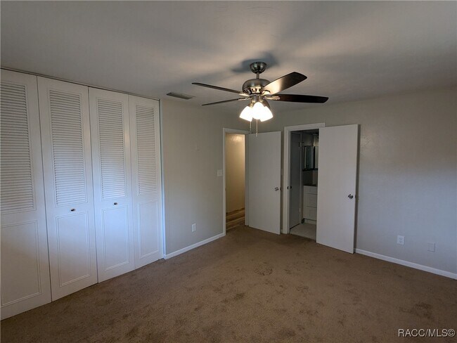 Building Photo - 35433 Crescent Dr