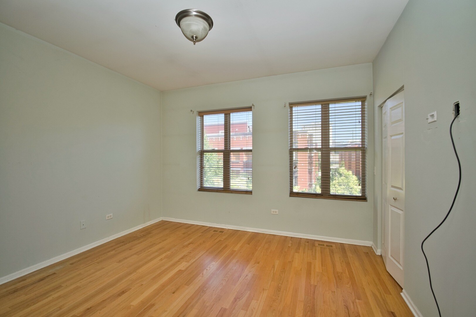 Building Photo - 353 E Eastgate Pl